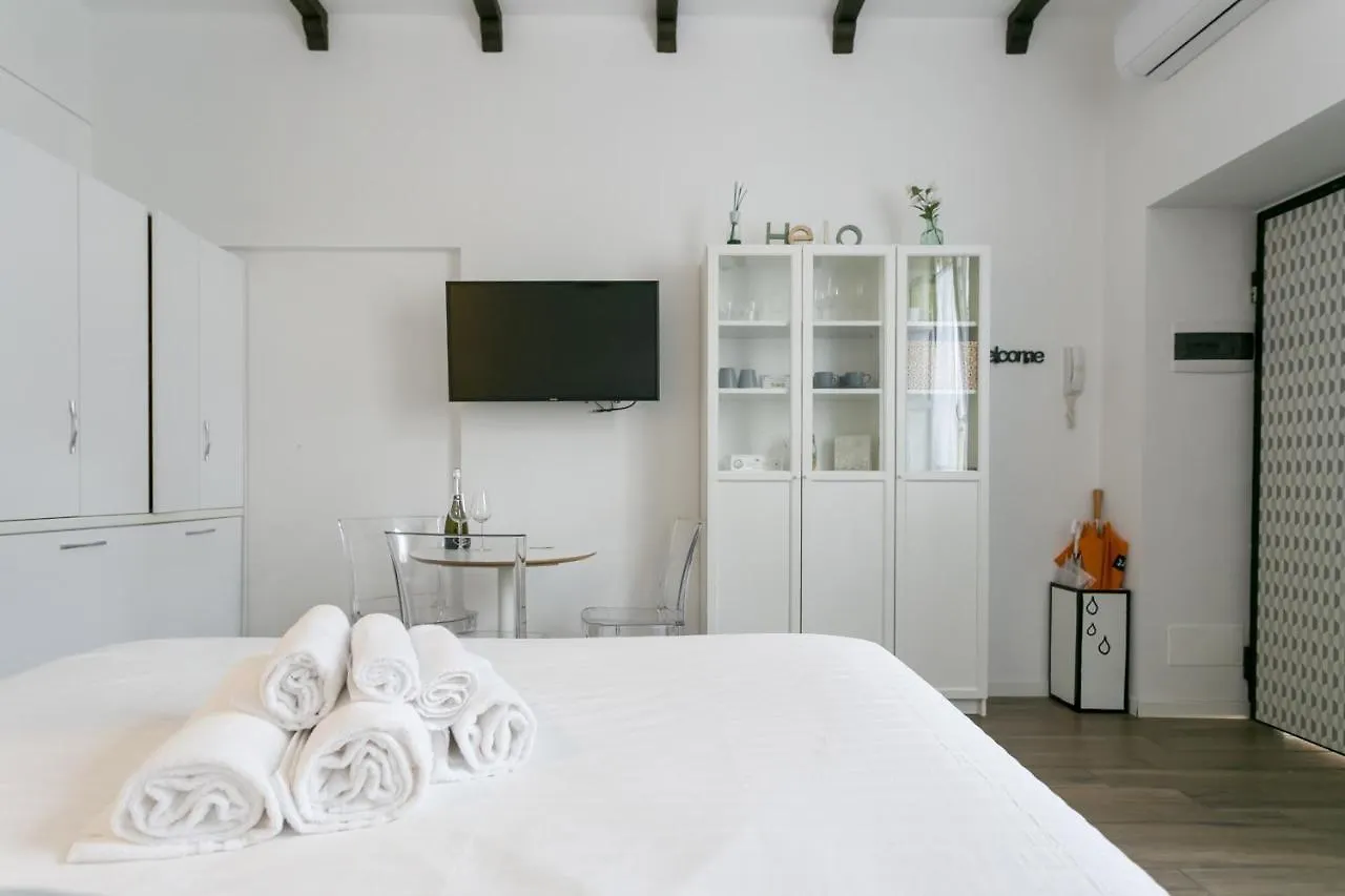 Milano Apartments Vigevano Navigli 0*,