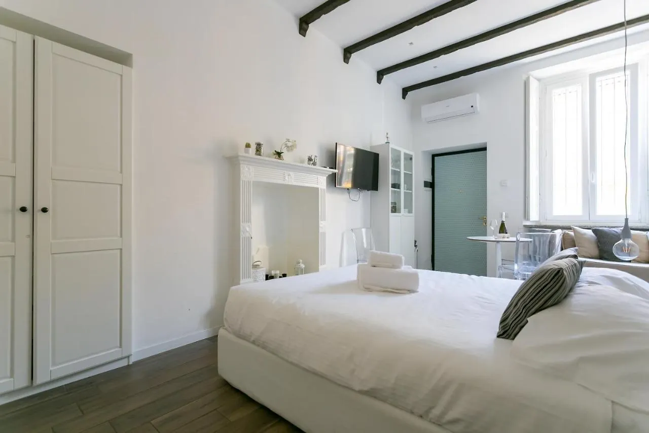 Milano Apartments Vigevano Navigli 0*,  Italia