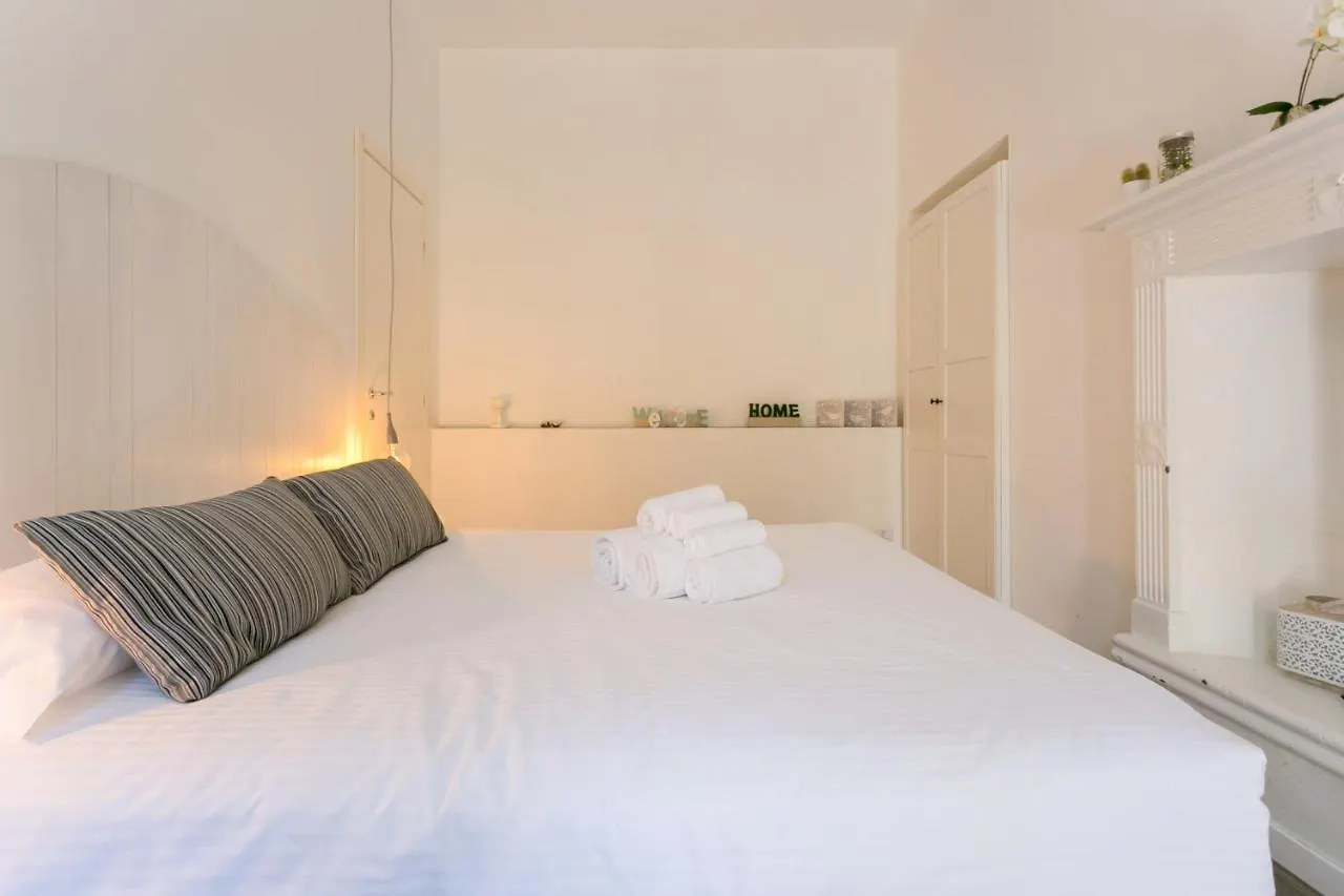 Milano Apartments Vigevano Navigli 0*, Milan Italy