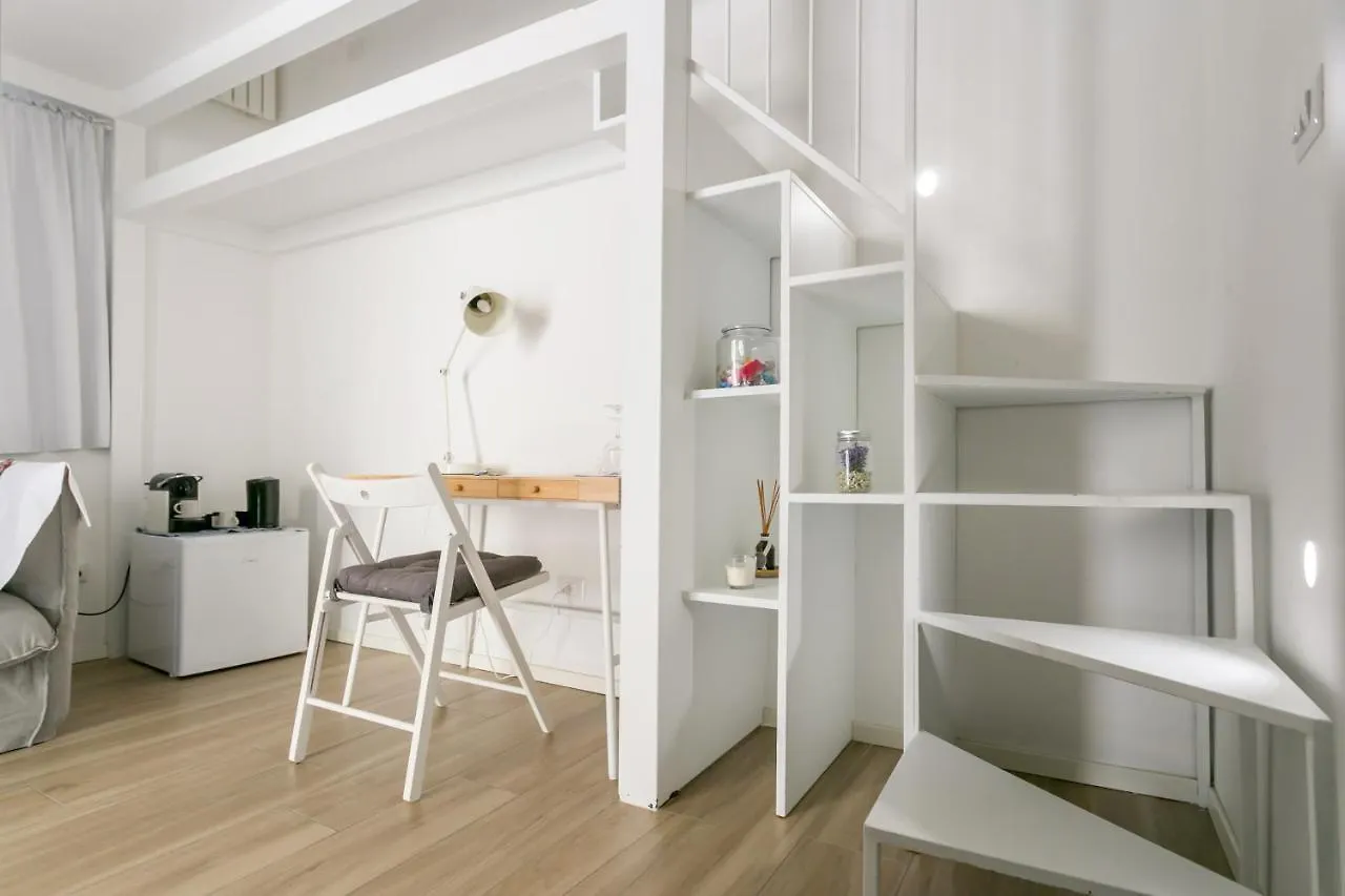 Milano Apartments Vigevano Navigli 0*, Milan